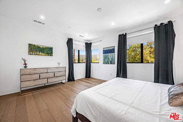 4841 Minden Place, Los Angeles CA: https://media.crmls.org/mediaz/47521db1-a69c-4c51-ac2b-67300dbbd1fa.jpg