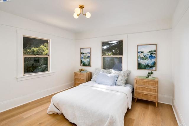 5731 Hermann St, Oakland CA: https://media.crmls.org/mediaz/4752324b-3427-40e8-8056-3d6709e4507f.jpg