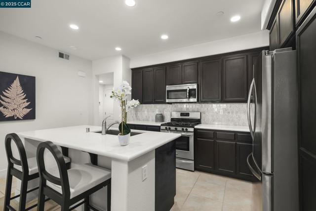 38976 Primula Ter, Newark CA: https://media.crmls.org/mediaz/47525357-f949-48b3-b02f-9d1433635ac9.jpg