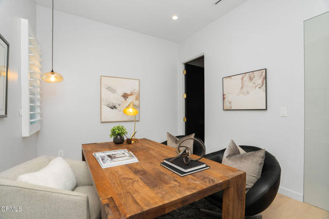 5622 Natick Avenue, Sherman Oaks CA: https://media.crmls.org/mediaz/475264af-e2de-43e1-a9ac-43ad49216215.jpg