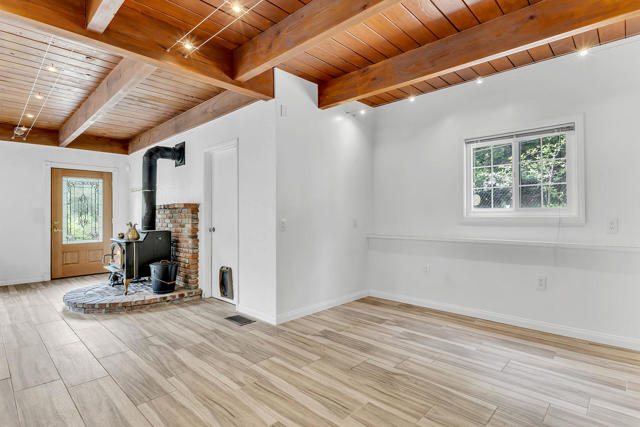 53200 Forest Lake Drive, Idyllwild CA: https://media.crmls.org/mediaz/47527012-878c-413c-b9a5-c90a642ea9f6.jpg