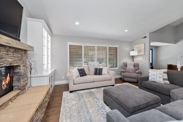 Detail Gallery Image 11 of 34 For 1525 Lyndhurst Ave, Camarillo,  CA 93010 - 4 Beds | 2/1 Baths