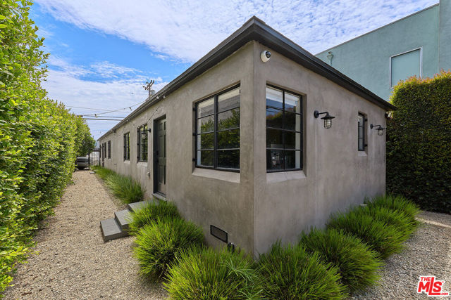 1 Bed Home for Sale in Los Angeles, California