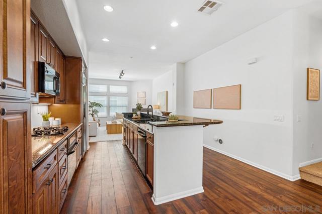 4880 Paramount Dr, San Diego CA: https://media.crmls.org/mediaz/4753e7c6-be72-4687-9ed2-1689e7defe2f.jpg