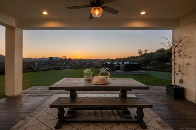 14546 Highcrest Ct, Poway CA: https://media.crmls.org/mediaz/47540063-69f1-44b4-b571-b0058c04e20e.jpg