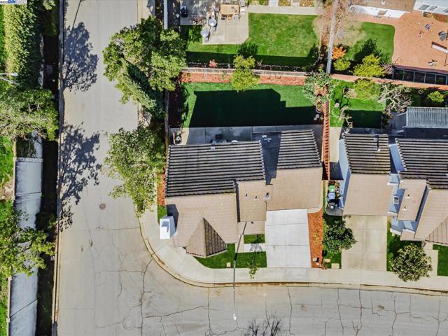 427 Summerwood Dr, Fremont CA: https://media.crmls.org/mediaz/4754c663-c270-4f33-8c2e-0fbea1461796.jpg