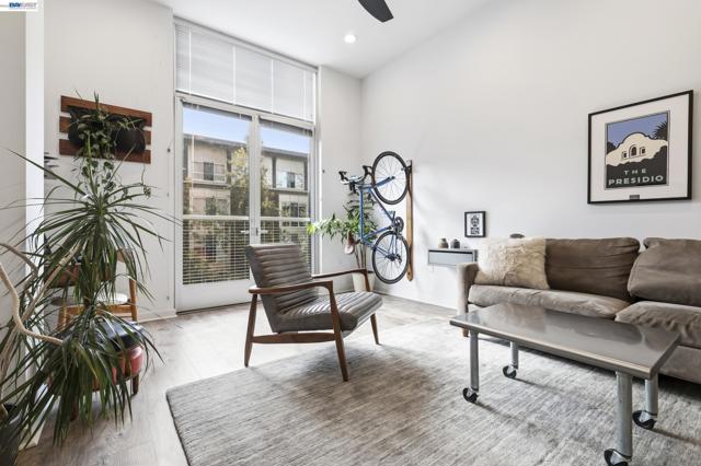 630 Thomas L Berkley Way, Oakland CA: https://media.crmls.org/mediaz/475553b3-1f23-4350-ba1b-dfe7bdadc031.jpg