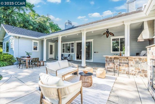 1291 Clover Ln, Walnut Creek CA: https://media.crmls.org/mediaz/4755ed26-e1e2-4c71-9550-c1a1b5702160.jpg