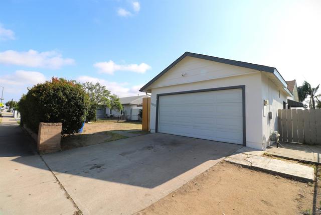 1252 Fourth Ave, Chula Vista CA: https://media.crmls.org/mediaz/47574e8d-29b8-48ab-bc90-f00350064227.jpg