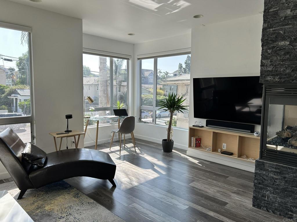 2064 2nd Avenue - photo 3