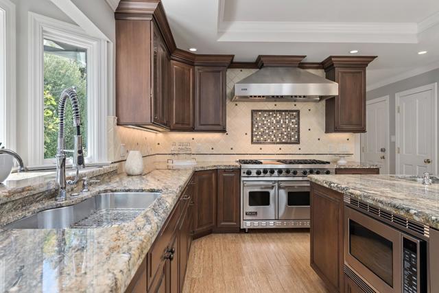 60 Vasilakos Way, Menlo Park CA: https://media.crmls.org/mediaz/4759900c-3632-4094-a7db-f8d71fab8f8f.jpg