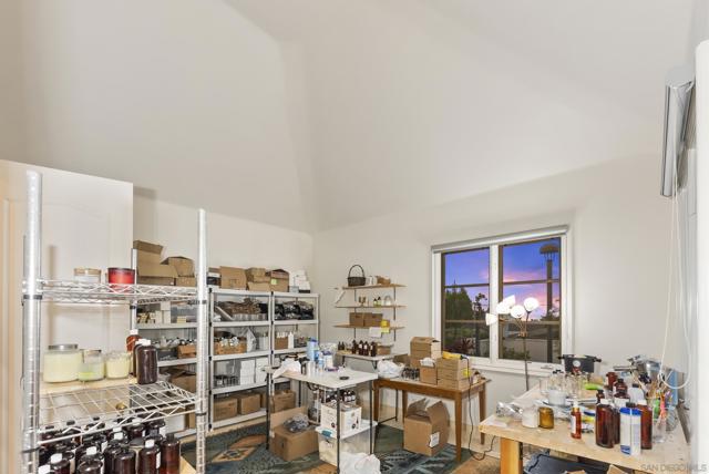 617 Gage Drive, San Diego CA: https://media.crmls.org/mediaz/47599103-86b5-4079-827f-56e3589efdfb.jpg