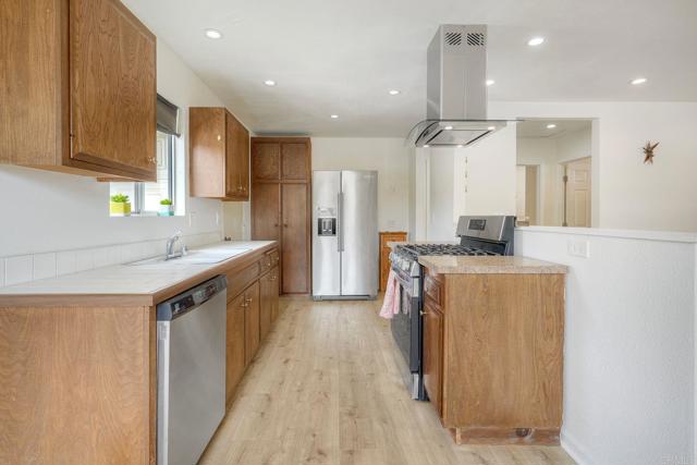 Detail Gallery Image 12 of 47 For 3607 Frenzel Cir, Oceanside,  CA 92056 - 2 Beds | 2 Baths