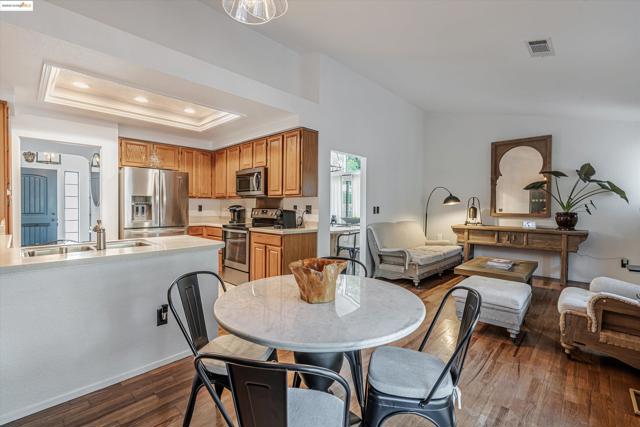 790 Britannia Dr., Vallejo CA: https://media.crmls.org/mediaz/475a27ab-6539-499d-bfef-29974ef121ed.jpg