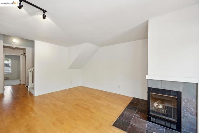 92 Marina Lakes DR, Richmond CA: https://media.crmls.org/mediaz/475aa1db-83f2-4d38-bf12-f7d57eb65169.jpg
