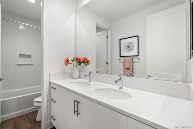 948 Visalia Pl, San Marcos CA: https://media.crmls.org/mediaz/475aa4ac-9cde-4a44-871f-4d5cf29e4cac.jpg