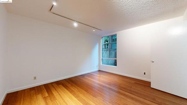 Image 11 of 17 For 2700 Le Conte Ave  201