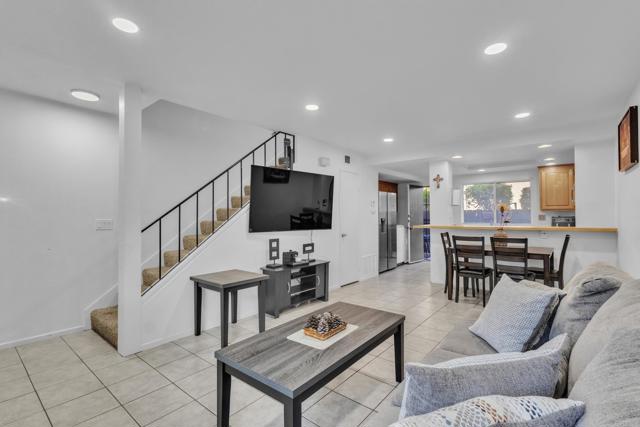 Detail Gallery Image 5 of 38 For 1539 Gustavo St #B,  El Cajon,  CA 92019 - 2 Beds | 1/1 Baths