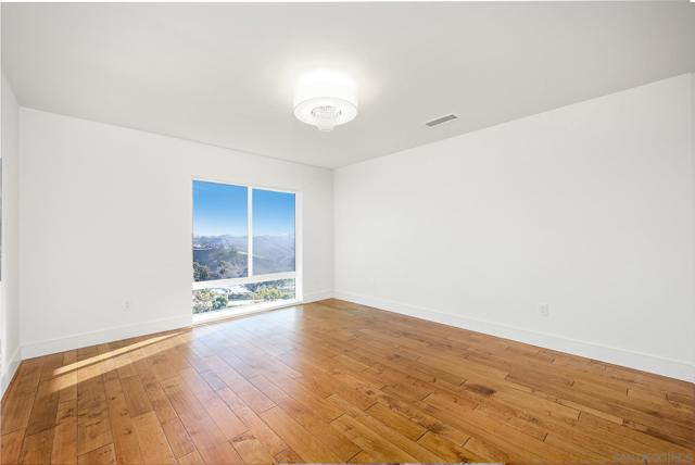 Image 26 of 50 For 7901 Avenida Kirjah  Apn: 346-8