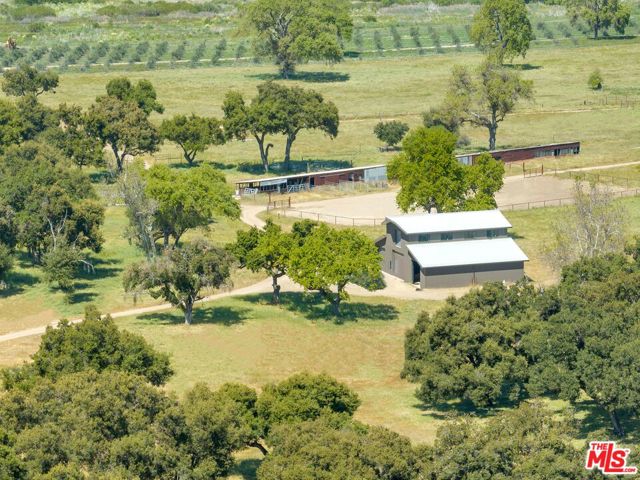 770 Limekiln Road, Hollister CA: https://media.crmls.org/mediaz/475be974-4ee6-4d7f-ad92-2ac449f8402b.jpg