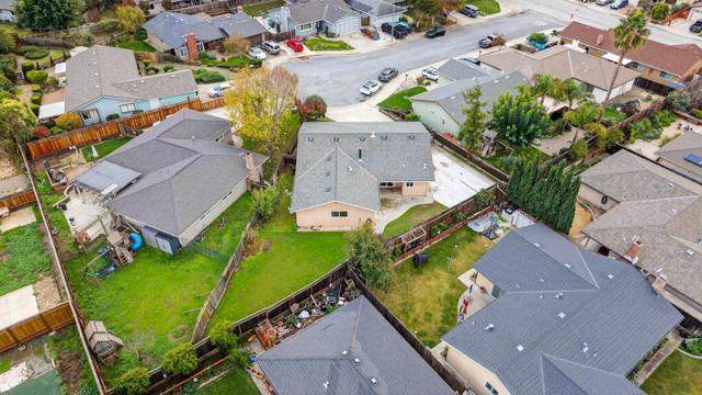 1260 Heather Glen Circle, Hollister CA: https://media.crmls.org/mediaz/475bf816-ac8a-4db0-a279-23b9c58d89bc.jpg