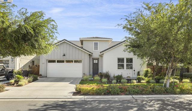 2595 Garden Farms Ave, Lathrop CA: https://media.crmls.org/mediaz/475c20f7-8cad-44b2-979c-38fa06194122.jpg
