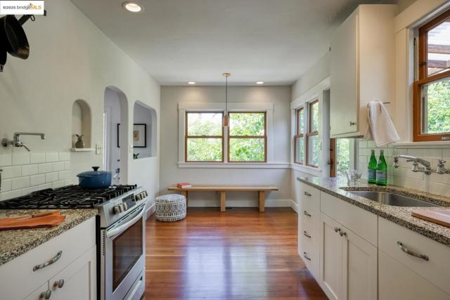 2901 Monticello AVE, Oakland CA: https://media.crmls.org/mediaz/475ca204-8fa4-4fe9-a5f0-ec5f1565cbde.jpg