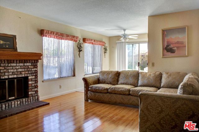 350 Foxboro Drive, Walnut CA: https://media.crmls.org/mediaz/475cbb64-e723-4a5d-983f-b4781c6bfaaf.jpg