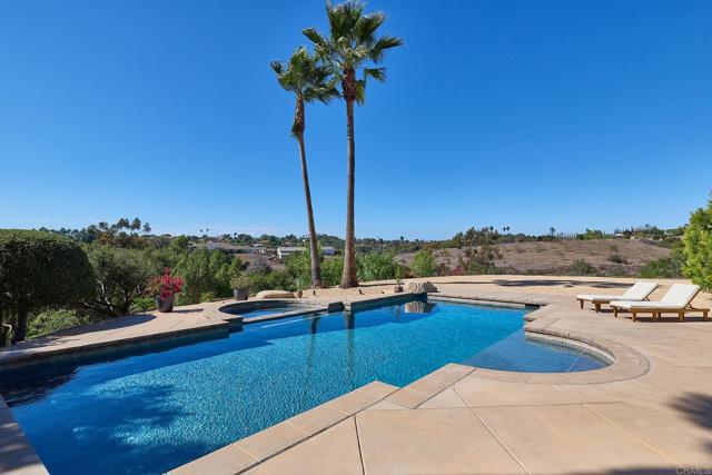 2869 Dos Lomas Place, Fallbrook CA: https://media.crmls.org/mediaz/475d6171-5827-4cf6-90bc-df0e40061bb9.jpg