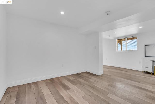 2350 W Shell Ave, Martinez CA: https://media.crmls.org/mediaz/475dbb19-04ff-4b3c-9054-344f340230c8.jpg