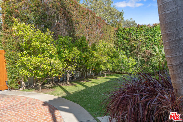 221 S Beverly Glen Boulevard, Los Angeles CA: https://media.crmls.org/mediaz/475dc419-5dc7-469e-99c9-8fe0f283a5ea.jpg