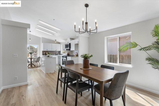 33526 4th ST, Union City CA: https://media.crmls.org/mediaz/475de34d-b4ba-4d78-8111-af5f9876407a.jpg