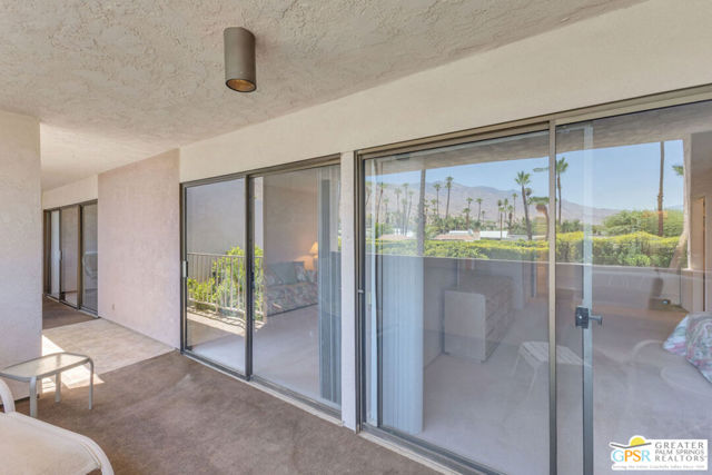 2696 S Sierra Madre, Palm Springs CA: https://media.crmls.org/mediaz/475e061e-86da-4348-9c01-cd230c8df2ff.jpg