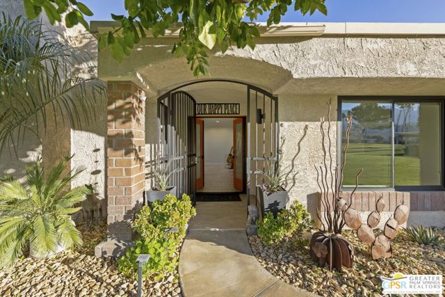 35657 Calle Montigo, Cathedral City CA: https://media.crmls.org/mediaz/475ed1f7-b70f-41c5-b34f-5f2a615e0e3c.jpg