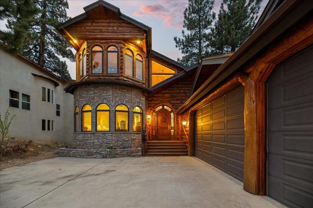 1215 Wolf Creek Court, Big Bear CA: https://media.crmls.org/mediaz/475f004d-5348-489d-99f8-a2d54aaa5f3e.jpg