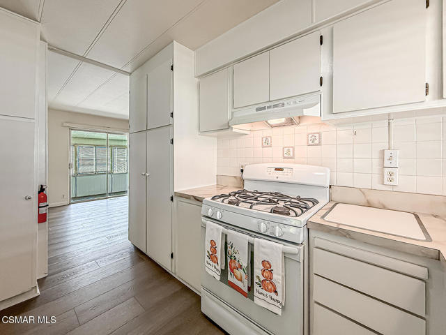 27 Irena Avenue, Camarillo CA: https://media.crmls.org/mediaz/47604cb8-0d14-44e8-80a2-85d081d6ae6c.jpg