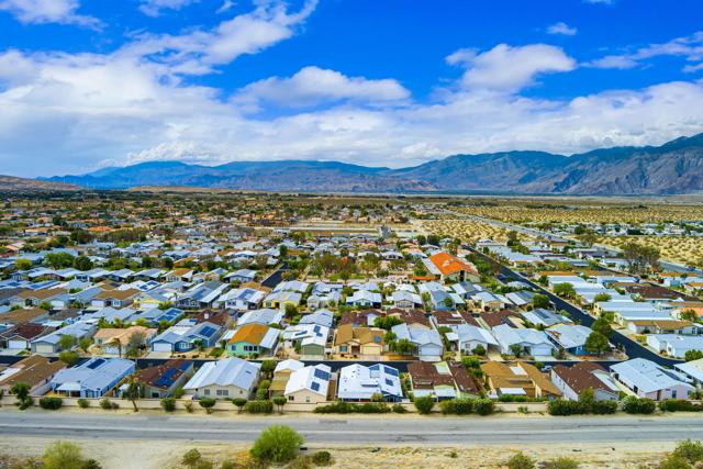 15300 Palm Drive, Desert Hot Springs CA: https://media.crmls.org/mediaz/4760e16a-2f7e-47a5-81c4-2e071863fa1d.jpg