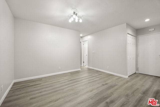 4170 Elm Avenue, Long Beach CA: https://media.crmls.org/mediaz/47610efb-17cc-4903-b739-d4368cf965ab.jpg