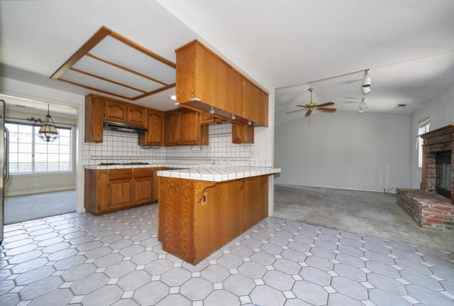 223 Presley Place, Vista CA: https://media.crmls.org/mediaz/4761b573-e08d-420a-baae-c07803e03631.jpg