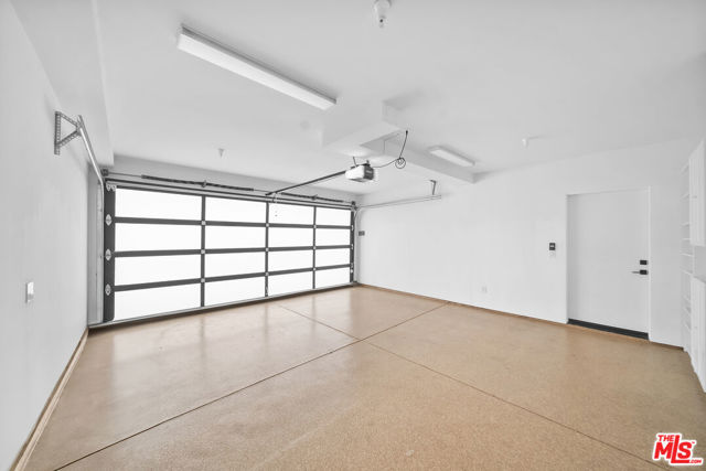733 N Gramercy Place, Los Angeles CA: https://media.crmls.org/mediaz/4762d2bc-89d7-4ce7-91da-662ca096e19a.jpg