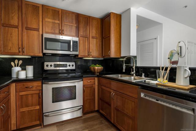 1601 India, San Diego CA: https://media.crmls.org/mediaz/4762d3d3-056f-4eee-8ae9-8aadb5eb5648.jpg