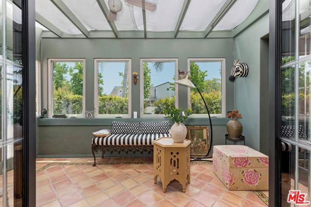100 N Arden Boulevard, Los Angeles CA: https://media.crmls.org/mediaz/476312f4-32ae-402b-b9dc-ef7ae98bc754.jpg