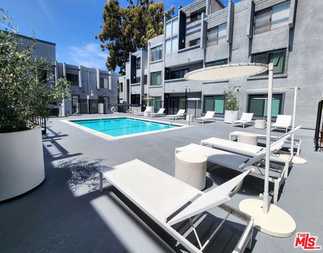 1940 N Highland Avenue, Los Angeles CA: https://media.crmls.org/mediaz/47638d06-370b-451d-a15b-a12207162b62.jpg