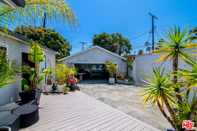 922 Garfield Avenue, Venice CA: https://media.crmls.org/mediaz/476393f7-9338-4a5b-982f-0373bf558cb5.jpg