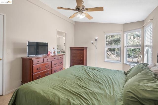 16711 Marsh Creek Rd, Clayton CA: https://media.crmls.org/mediaz/4764c0bf-93ea-41d4-a0e8-359200d45ec8.jpg