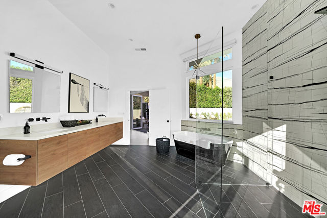 456 E Sonora Road, Palm Springs CA: https://media.crmls.org/mediaz/4764e374-b516-486b-895d-2a9094a2afdc.jpg
