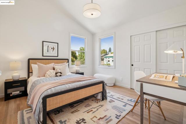 101 Palm Dr, Piedmont CA: https://media.crmls.org/mediaz/47650890-2d15-4378-921d-497b779677d0.jpg