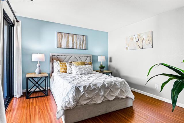 129 Ray St, Pleasanton CA: https://media.crmls.org/mediaz/47659916-efde-4b36-99ef-57e316235374.jpg