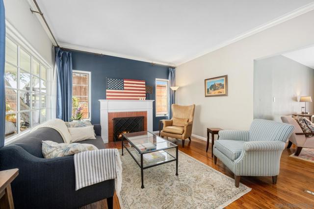 3733 La Cresta Dr, San Diego CA: https://media.crmls.org/mediaz/4765f20d-c65a-4a0c-ac20-d427b03b3f66.jpg
