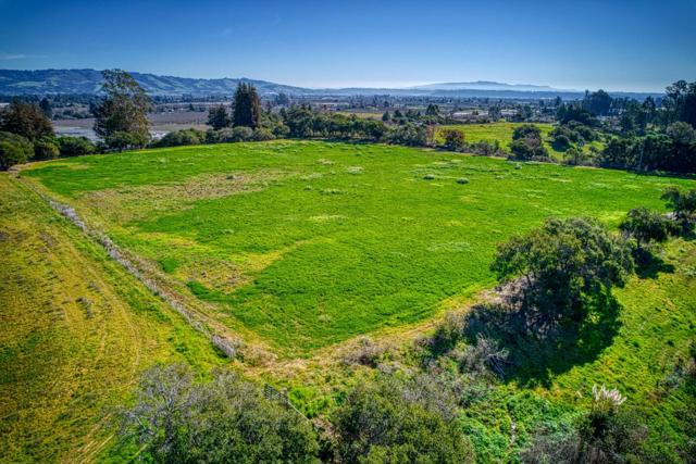571 Calabasas Road, Corralitos CA: https://media.crmls.org/mediaz/4766663f-eccd-4a53-aa96-e7dfa00b2d13.jpg